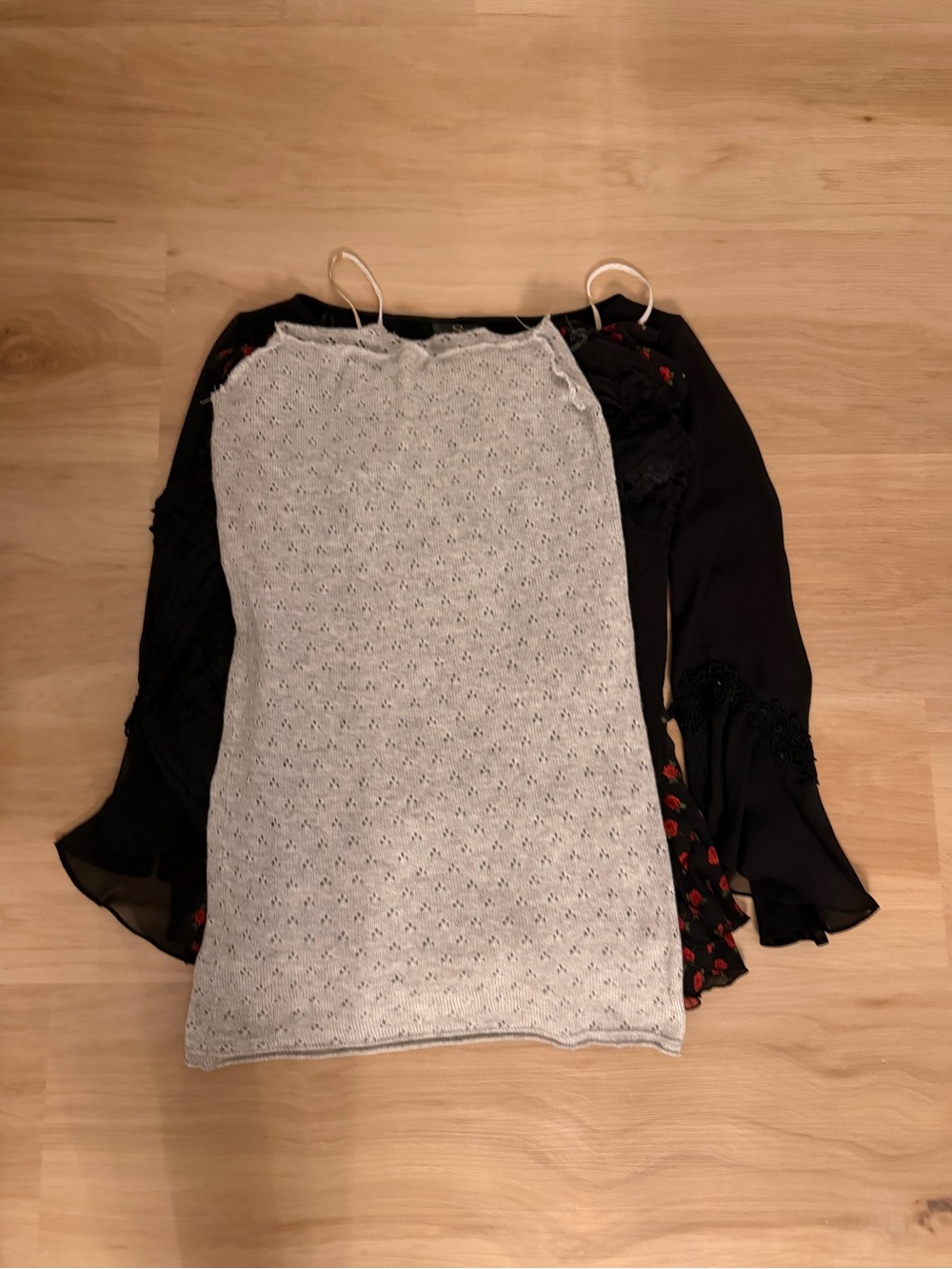 Tops Bundle - Picture 3 of 9